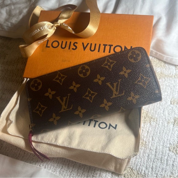 Louis Vuitton Clemence Wallet - Picture 2 of 9